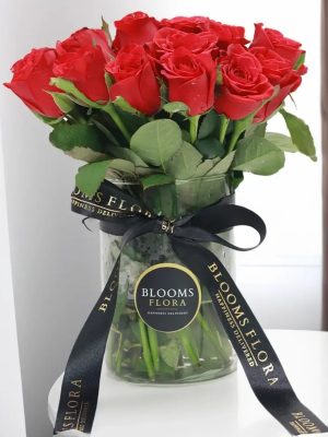  Antalya Florists - Red Roses in a Vase